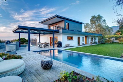 Traumhafte Villa mit Weitblick, Terrassen, Pool, Gartenanlage und Einliegerwohnung