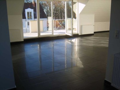 "Haus im Haus", exklusive Dachgeschosswohnung in begehrter Wohnlage