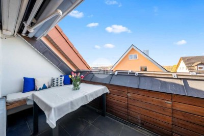 Lichtdurchflutete 3 Zi. Dachgeschosswohnung in FR-Hochdorf - Provisionsfrei - künftig mit Wärmepumpe