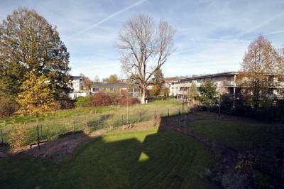 Erstbezug ! - Luxuriöse,  2- Zimmerwohnung im 1. OG mit großen Balkon im Kurviertel.