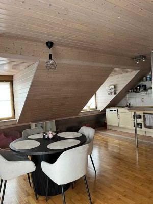 Attraktive 2-Zimmer-Dachgeschosswohnung mit Einbauküche in Affing