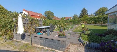 Möbliertes, renoviertes Haus mit großem Garten