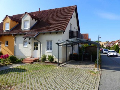 Gepflegte Doppelhaushälfte mit 4 Zimmern, Keller, Einbauküche und Sauna in Ottendorf-Okrilla