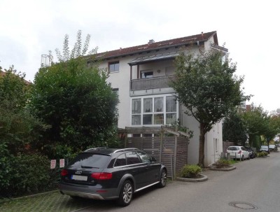 *TOP* Helle, großzügige, renovierte 2 ZKB Whg. mit Wintergarten und Garage in Göggingen, bezugsfrei!
