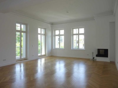 Traumwohnung im Waldstraßenviertel - 4 Zimmer, 2 Bäder mit Kamin & Balkon auf 160 m² !