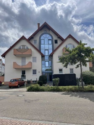 Attraktive und helle 2-Zimmer-Wohnung mit Balkon und Einbauküche in Haßloch