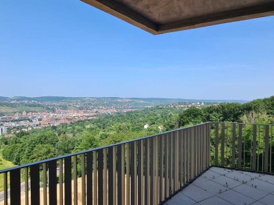 Beste Aussichten: Exklusive 3-Raum-Panorama-Wohnung mit hochwertiger Einbauküche und TG-Stellplatz