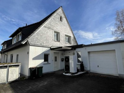 Moderne Doppelhaushälfte mit Einliegerwohnung am Buckesfeld