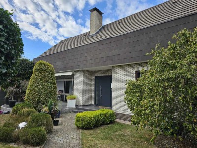 Schönes Einfamilienhaus mit Ausbaureserve