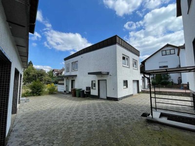 Sanierungsbedürftiges Haus in ruhiger Lage steht bereit, damit Sie Ihre Träume verwirklichen können