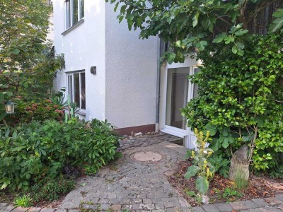 Gepflegte 2-Zimmer Wohnung im Souterrain mit Stellplatz in Hofheim am Taunus