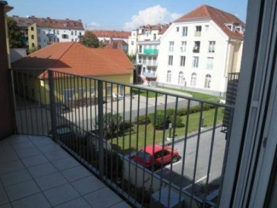 Zentrale, ruhige Maisonette-Wohnung mit Balkon