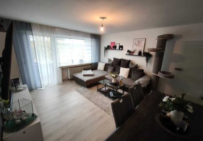 Freundliche und vollst. renovierte 4-Zimmer-Wohnung