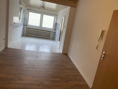 Vollständig renovierte Wohnung mit zwei Zimmern in Solingen