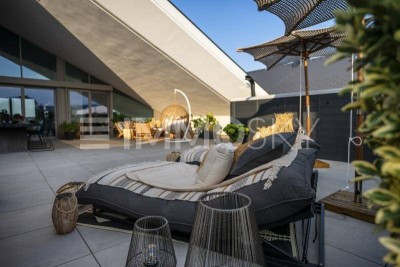 LICHTDURCHFLUTETES DESIGNER-PENTHOUSE - LUXUS PUR, NAHE DEM ATTERSEE