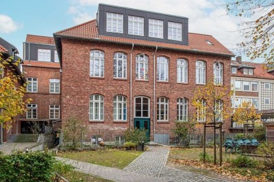 befristet: Stilvollle 3-Zimmer Whg in der  Altstadt in der "Alten Musikschule"