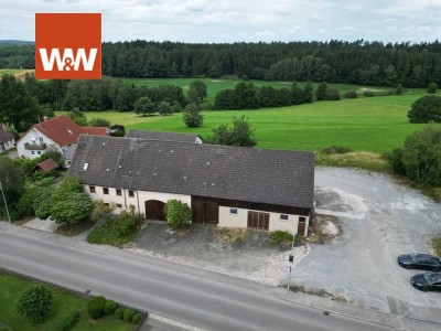 Bauernhaus mit Scheune, Stall und 1,5 Hektar Wiesenfläche