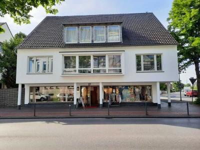 freundliche 5-Zimmer-Wohnung in Ratingen Lintorf Speestraße, inkl. 2 PKW Stellplätze!!!