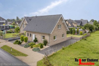 Rees-Empel – Gepflegtes freistehendes Einfamilienhaus mit Garage, Gartenhaus und Stellplätzen