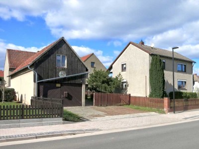 Großzügiges Wohnhaus mit ehem. Tischlerei und Bauplatz !