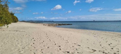 Ostseedomizil mit Einliegerwohnung, Schwimmbad und Garage