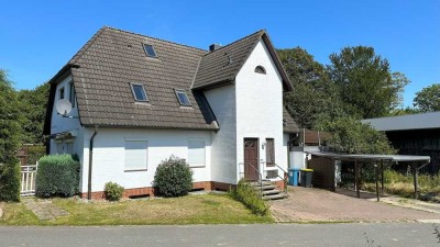 Gepflegtes Zweifamilienhaus in idyllischer Lage!