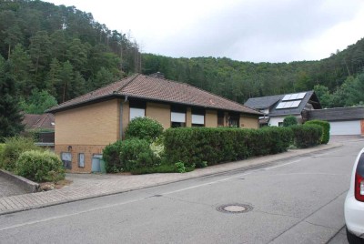 Schöner Winkelbungalow in sehr ruhiger Lage
