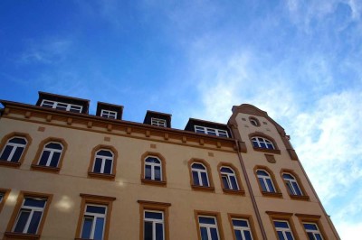 Zweiraumwohnung mit Balkon und neuer Einbauküche in Bernsdorf!