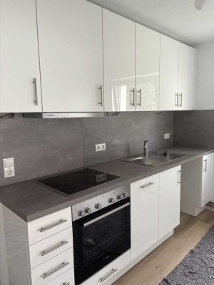 Sanierte Wohnung mit Balkon und neuer Küche in ruhiger Lager