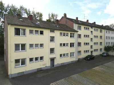 Mehrfamilienhaus mit Garagen in  Oberhausen-Borbeck