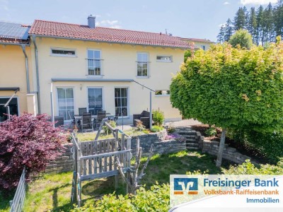 Sonnige Doppelhaushälfte mit ca. 420 m² Grundstück und familienfreundlicher Lage in Buch am Erlbach