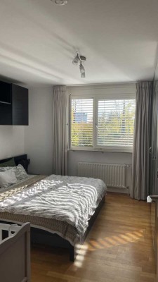 Helle, vollständig möblierte 2-Zimmer-Wohnung mit Balkon in Stuttgart-Möhringen