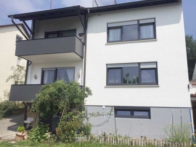 Helle und gemütliche 3 Zimmer Wohnung in exklusiver Halbhöhenlage mit EBK & Balkon