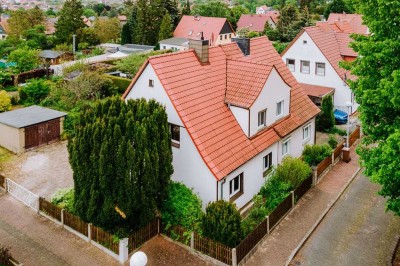 Mit Garage, Keller, modernem Bad: Umfassend sanierte Doppelhaushälfte zentrumsnah in Naumburg