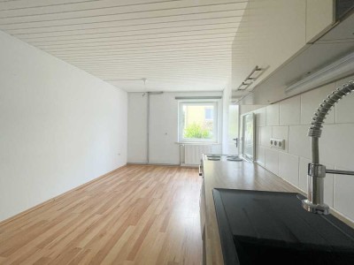 Viel Platz, klare Struktur – renditestarkes Mehrfamilienhaus in Aiterhofen