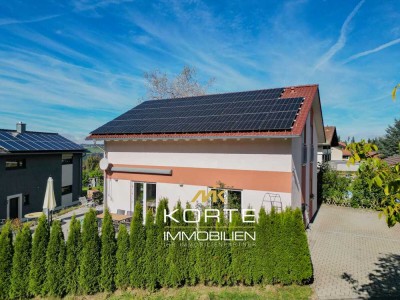 Familienglück mit Aussicht:
 Modernes Einfamilienhaus in ruhiger Höhenlage von Simmerberg im Allgäu