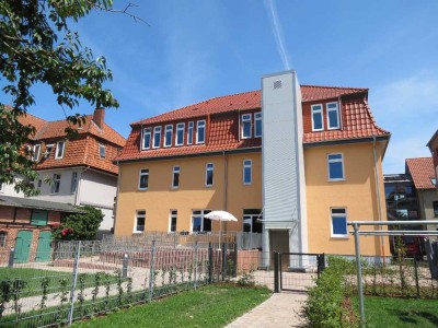 Senioren-WG (mit Wohnberechtigungsschein und ab Pflegestufe 2)
