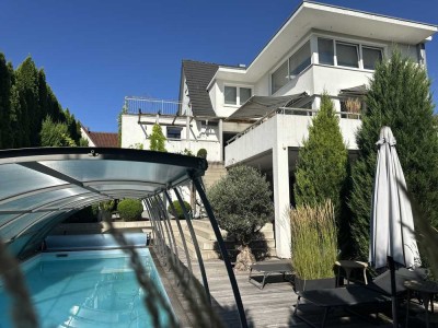 Ein Juwel in bester Aussichtslage! Charme trifft Luxus zzgl. Baugrundstück mit Garagen