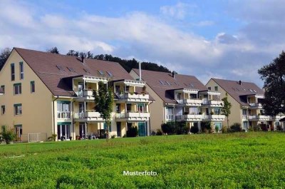 Mehrfamilienhaus mit Gartengrundstück