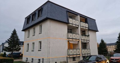 Schöne und helle 2-Zimmer Wohnung mit Balkon, Einbauküche u. Stellplatz