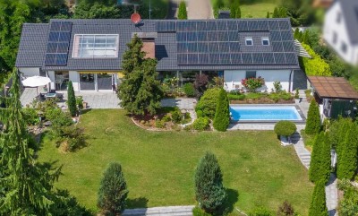 Großzügige Luxusvilla mit Pool und tollem Garten - Doppelgarage - Sehr gepflegt - Effizienzklasse A