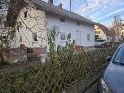 Einfamilienhaus mit Altbestand (Fachwerkhaus) auf attraktivem Baugrundstück zu verkaufen.