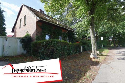Sanierungsbedürftiges Einfamilienhaus mit Altbau-Charme von 1903 – direkt an der Bahn in Halstenbek