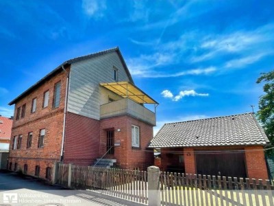 Algermissen: Zweifamilienhaus als Projektchance – attraktive Lage, großes Grundstück