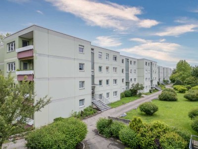 Großzügige, gepflegte 3,5 Zimmer Wohnung mit Balkon und TG-Stellplatz in 3. Etage