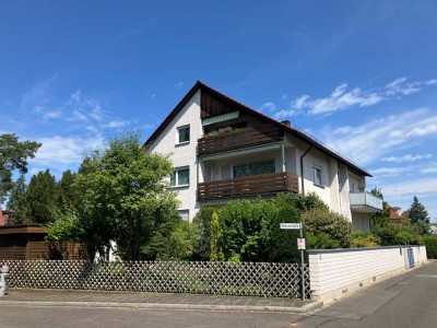 Komplett sanierte Erdgeschosswohnung mit Gartenparadies