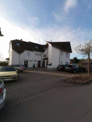 Helle 2-Zimmer-Wohnung in charmanter Lage mit Balkon und EBK in Wittlich-Lüxem