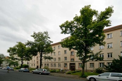 Gesucht und gefunden - 3-RWE mit Balkon!