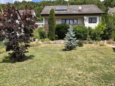 Sonniges, großes EFH m. ELW, Balkon, große Terrasse u. schönem Garten,sofort bezugsfertig!