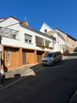 Helle 4-Zimmer Erdgeschosswohnung mit 2 Balkonen in Lützelbach